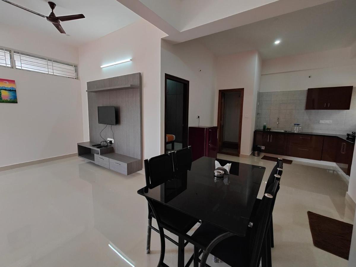 Meer Stay - Premium Service Apartments Vanivilasa Puram Luaran gambar